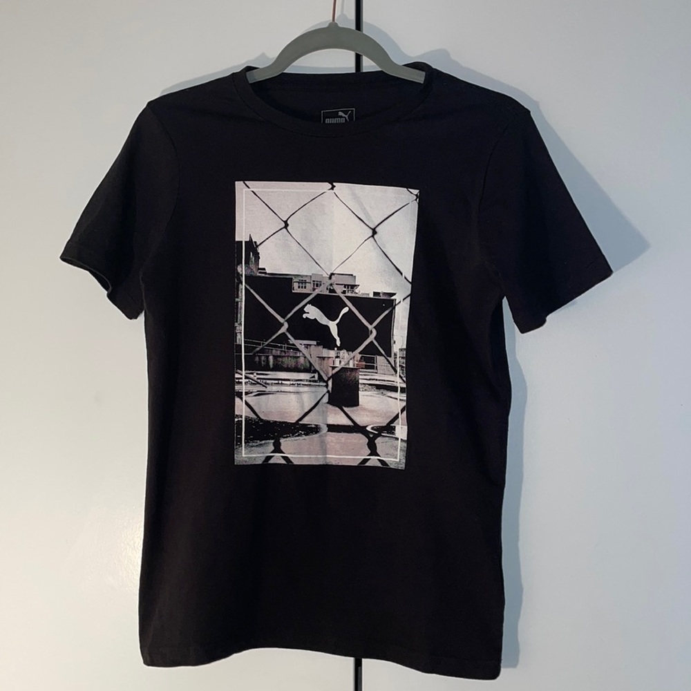 PUMA (EUC) photo print short sleeved t-shirt for boys . Size L(14-16).